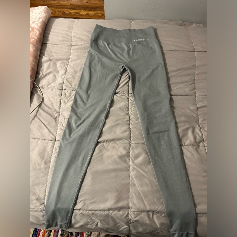 grey young la leggings